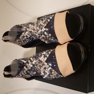 NEW Bernie Mev Laura Tan and Black Women's sandals